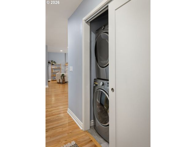 1899 COUNTRY CLUB Rd, Lake Oswego, OR 97034