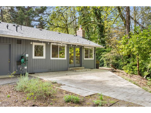 1899 COUNTRY CLUB Rd, Lake Oswego, OR 97034