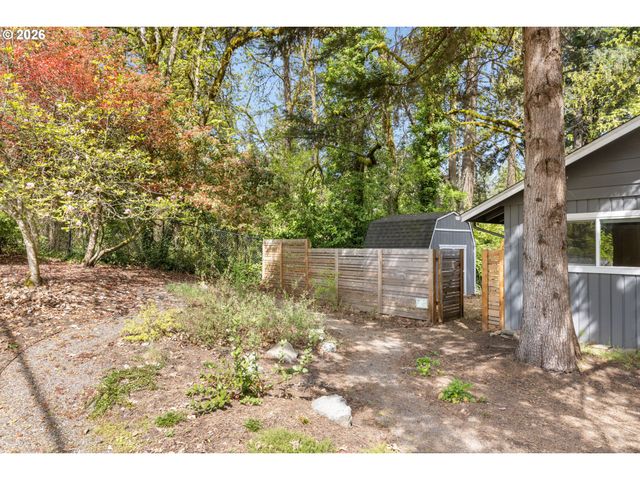 1899 COUNTRY CLUB Rd, Lake Oswego, OR 97034