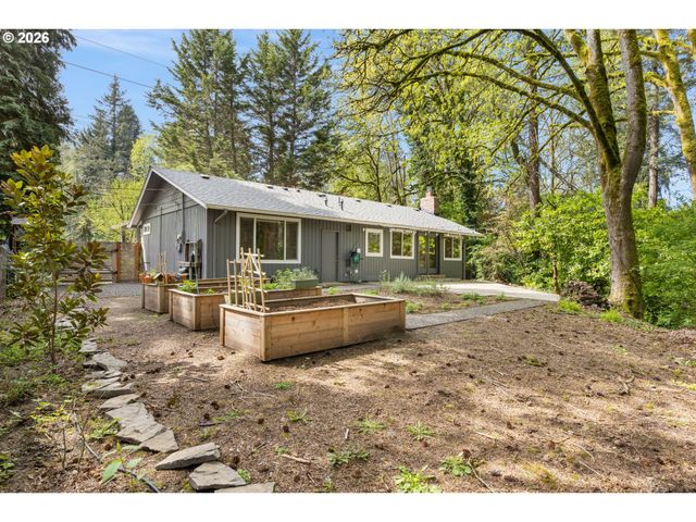 1899 COUNTRY CLUB Rd, Lake Oswego, OR 97034