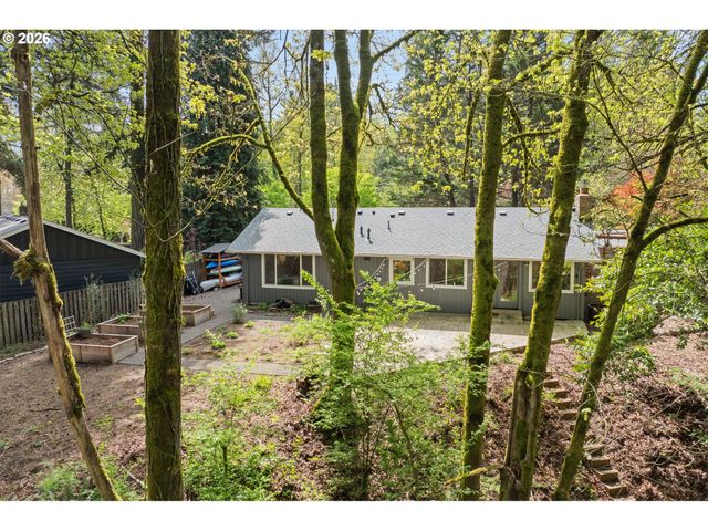 1899 COUNTRY CLUB Rd, Lake Oswego, OR 97034