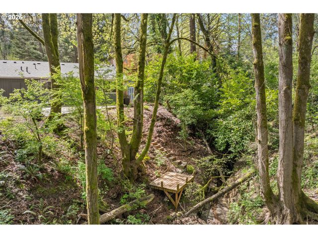 1899 COUNTRY CLUB Rd, Lake Oswego, OR 97034