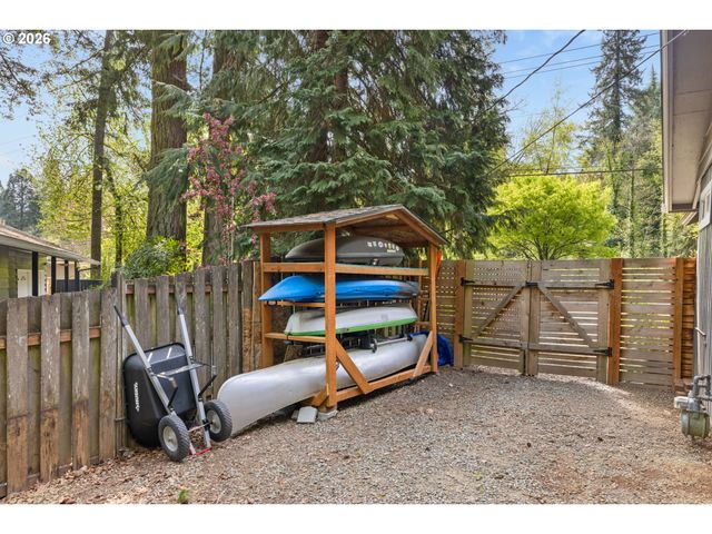 1899 COUNTRY CLUB Rd, Lake Oswego, OR 97034