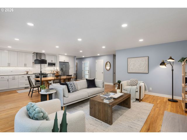 1899 COUNTRY CLUB Rd, Lake Oswego, OR 97034