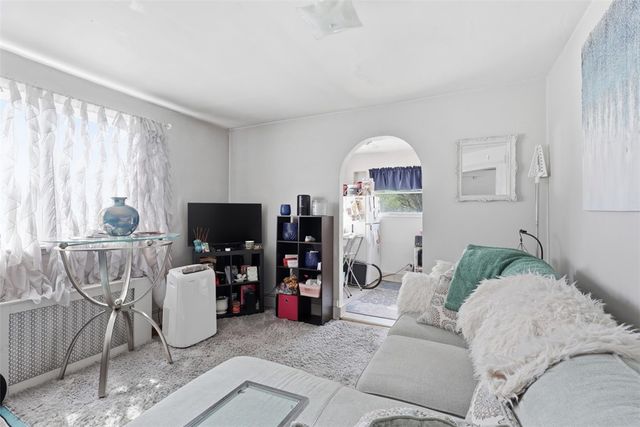 809 Alpine Blvd, Wilkins Twp, PA 15221
