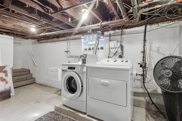 809 Alpine Blvd, Wilkins Twp, PA 15221