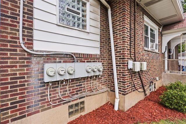 809 Alpine Blvd, Wilkins Twp, PA 15221