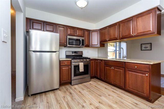 511 S Bryar Street, Westland, MI 48186