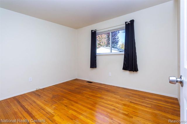 511 S Bryar Street, Westland, MI 48186