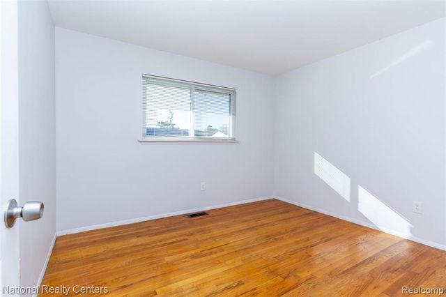 511 S Bryar Street, Westland, MI 48186