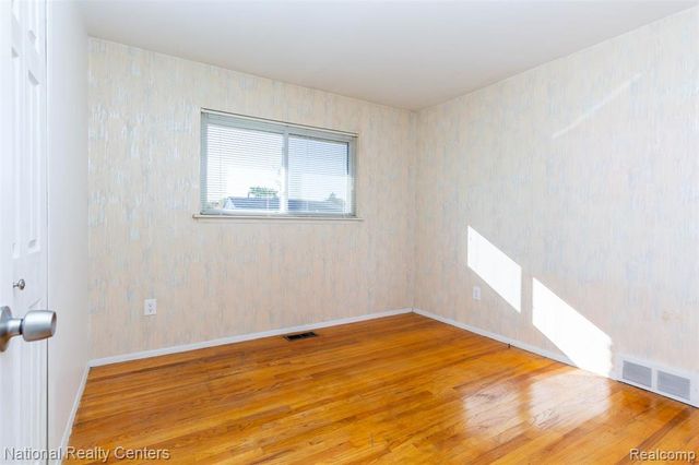 511 S Bryar Street, Westland, MI 48186