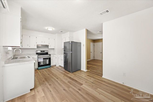 5633 Collinswood Dr, Milton, FL 32583