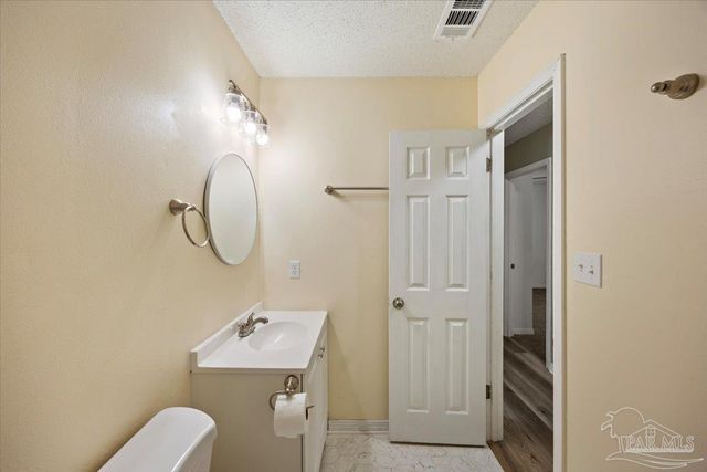 5633 Collinswood Dr, Milton, FL 32583