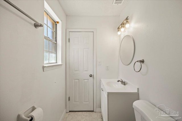 5633 Collinswood Dr, Milton, FL 32583