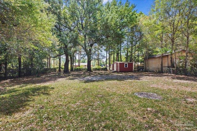 5633 Collinswood Dr, Milton, FL 32583
