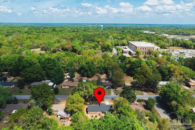 5633 Collinswood Dr, Milton, FL 32583