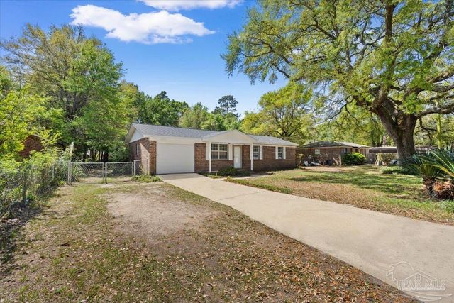 5633 Collinswood Dr, Milton, FL 32583