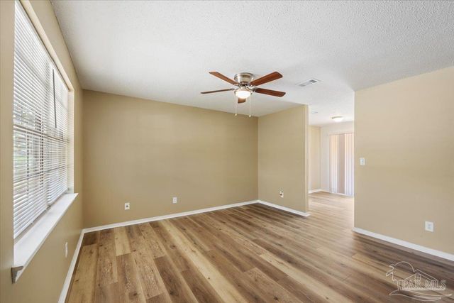 5633 Collinswood Dr, Milton, FL 32583