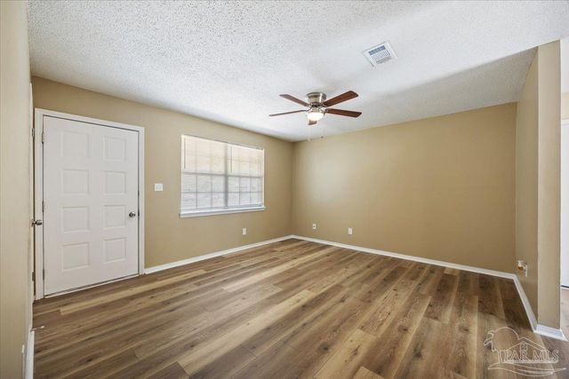 5633 Collinswood Dr, Milton, FL 32583