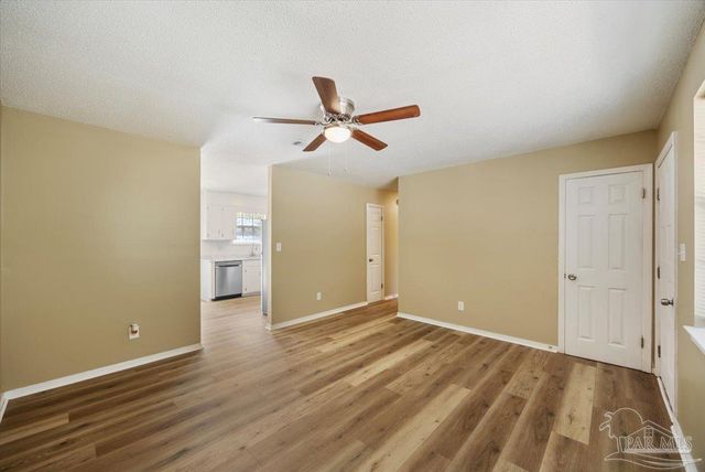 5633 Collinswood Dr, Milton, FL 32583