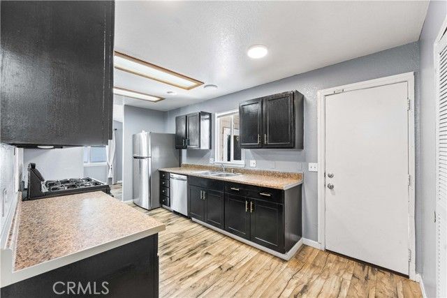 44117 Parkview Lane, Lancaster, CA 93535