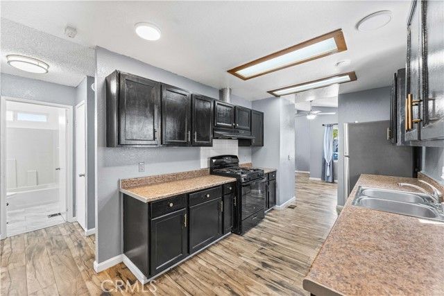 44117 Parkview Lane, Lancaster, CA 93535