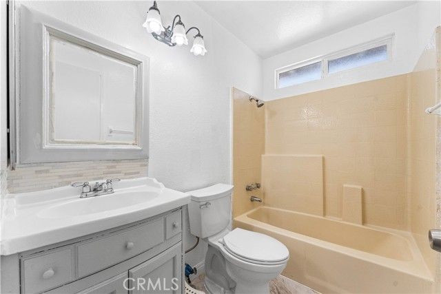 44117 Parkview Lane, Lancaster, CA 93535