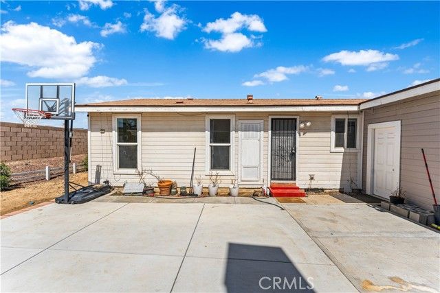 44117 Parkview Lane, Lancaster, CA 93535