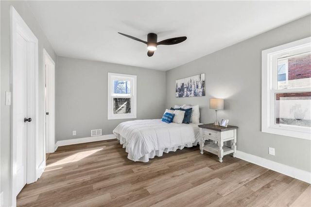 10437 Grand Avenue, Kansas City, MO 64114