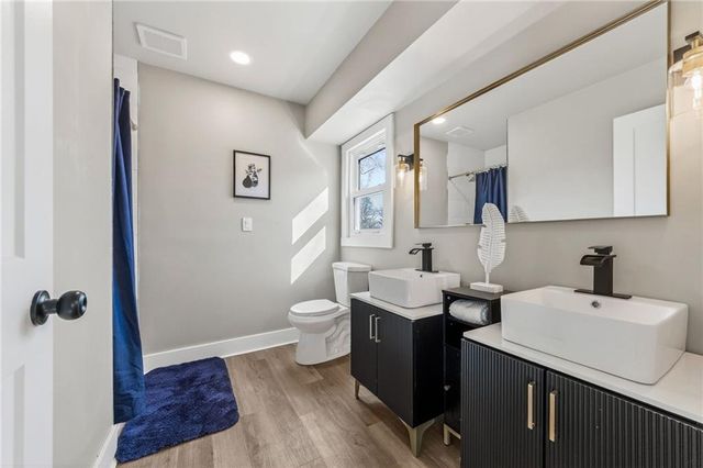 10437 Grand Avenue, Kansas City, MO 64114