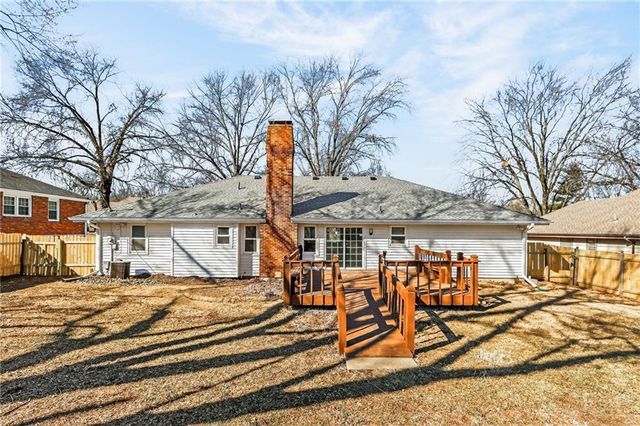 10437 Grand Avenue, Kansas City, MO 64114