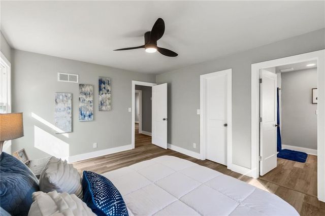 10437 Grand Avenue, Kansas City, MO 64114