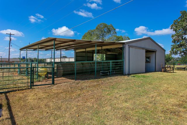 974 State Highway 21 E Highway E, Caldwell, TX 77836