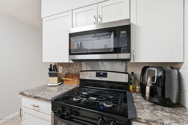 396A N Silverbell Road, Tucson, AZ 85745