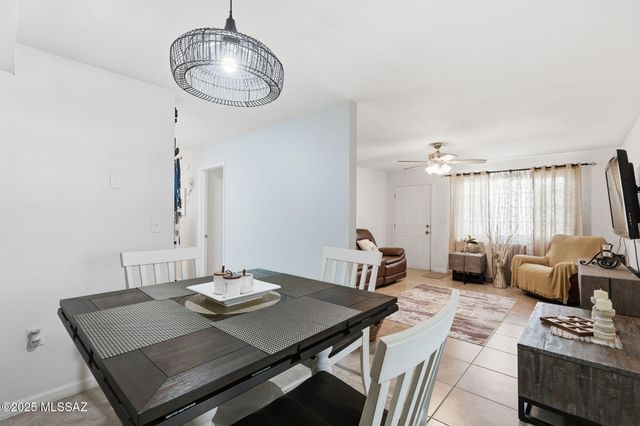 396A N Silverbell Road, Tucson, AZ 85745