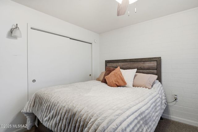 396A N Silverbell Road, Tucson, AZ 85745