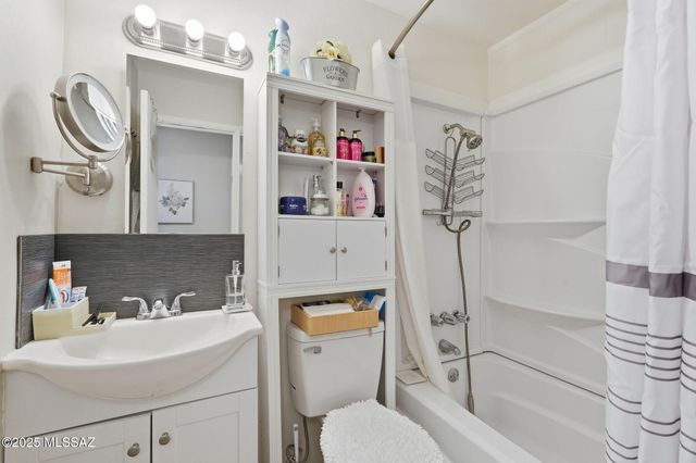 396A N Silverbell Road, Tucson, AZ 85745