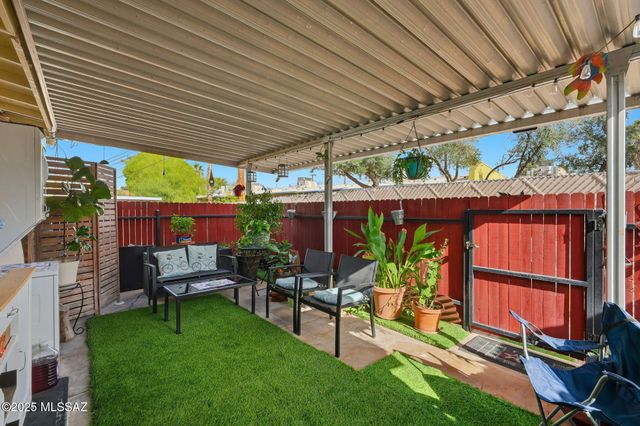 396A N Silverbell Road, Tucson, AZ 85745