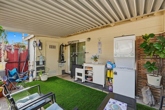 396A N Silverbell Road, Tucson, AZ 85745