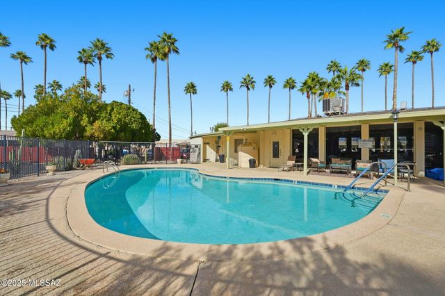 396A N Silverbell Road, Tucson, AZ 85745