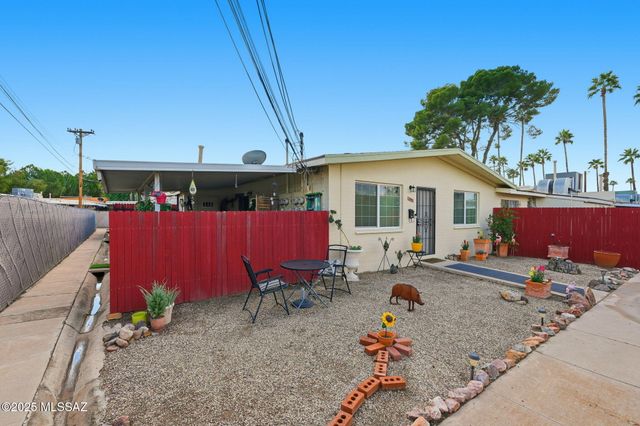396A N Silverbell Road, Tucson, AZ 85745