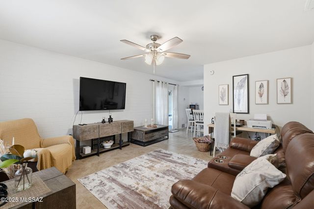 396A N Silverbell Road, Tucson, AZ 85745