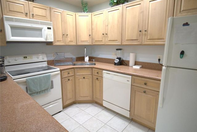 3561 PINE NEEDLE Drive D-2, Greenacres, FL 33463