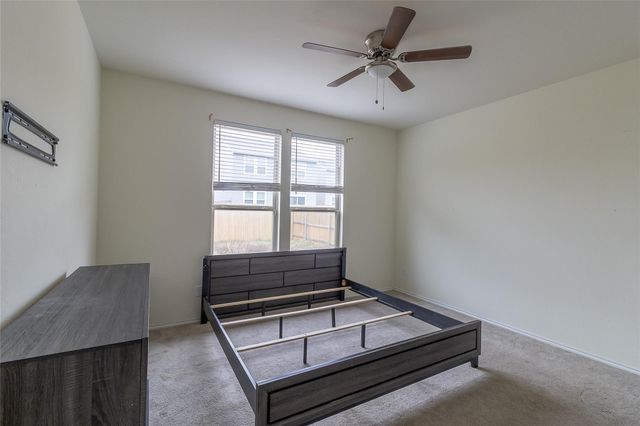 145 Miracle DR, Jarrell, TX 76537