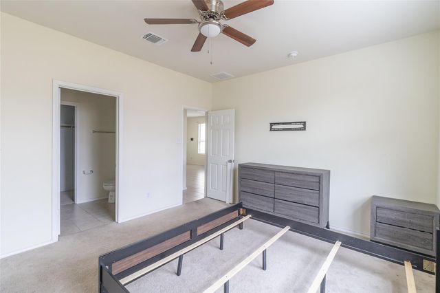 145 Miracle DR, Jarrell, TX 76537