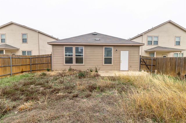 145 Miracle DR, Jarrell, TX 76537