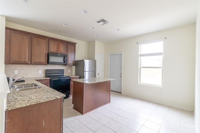 145 Miracle DR, Jarrell, TX 76537