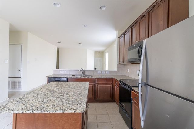 145 Miracle DR, Jarrell, TX 76537