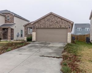 145 Miracle DR, Jarrell, TX 76537