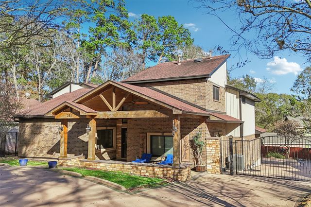 251 Springs Edge Drive, Conroe, TX 77356